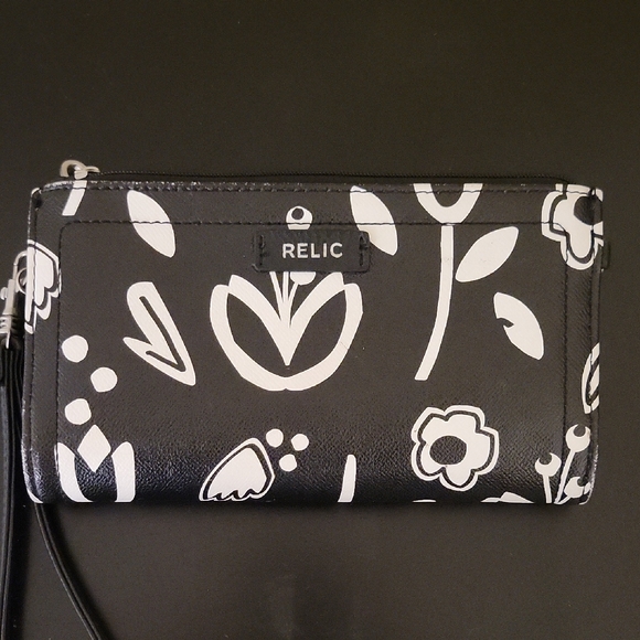 Relic Monochrome Floral Wallet Preloved - Picture 1 of 7